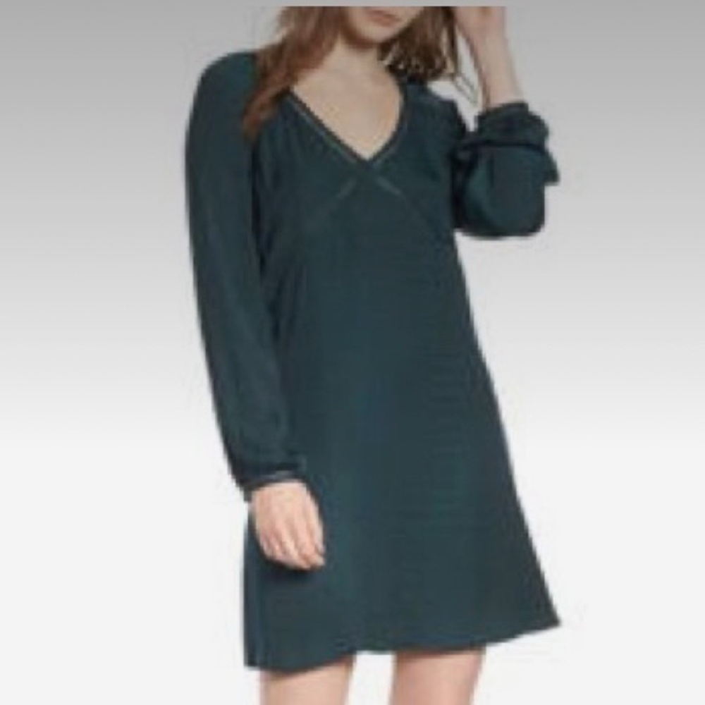🇪🇸🐠Hinge Ponderosa dress peasant lace trimmed forest green v neck long sleeve